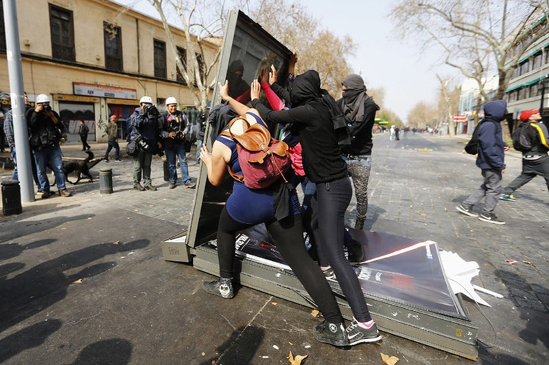 Chile: Biểu tình dữ dội đòi cải cách giáo dục - ảnh 4