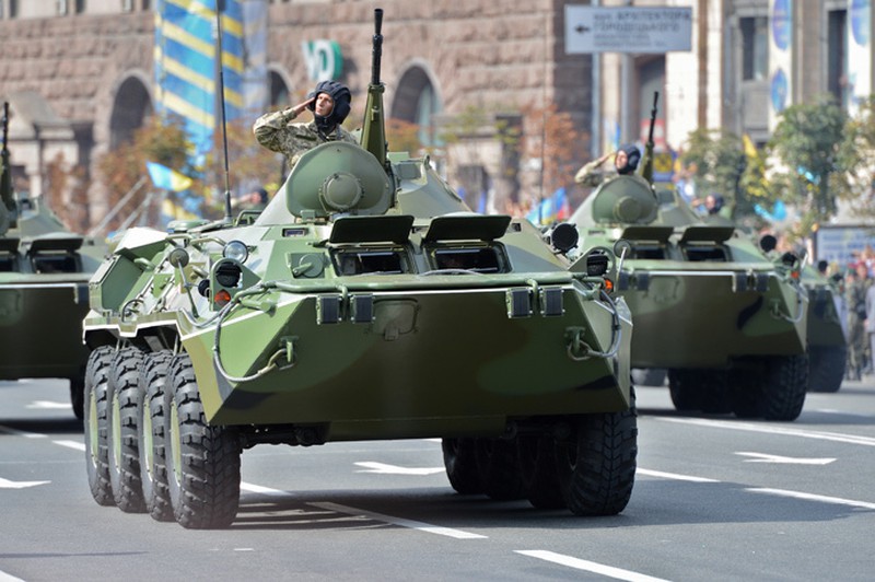 Ảnh: Ukraine diễu binh lấy khí thế trong Ngày Độc lập - ảnh 5