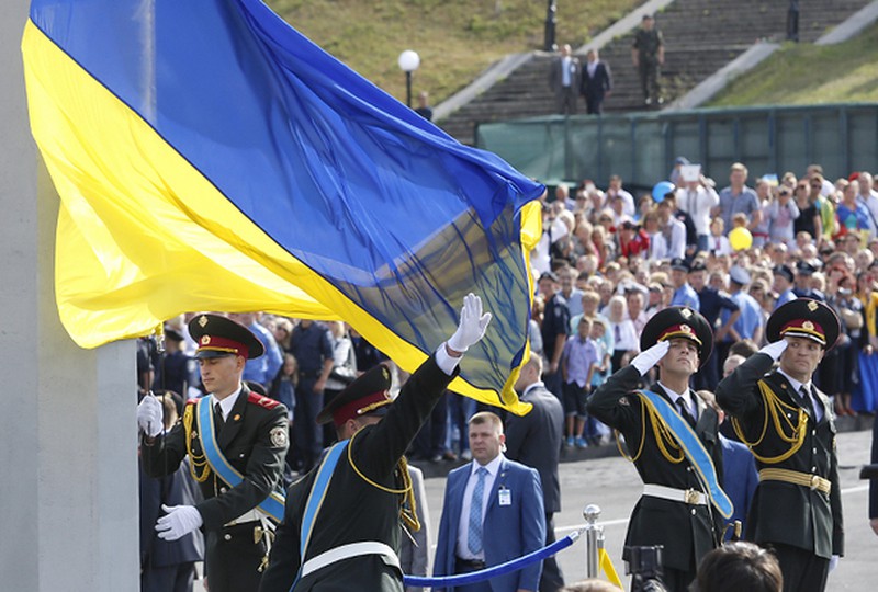 Ảnh: Ukraine diễu binh lấy khí thế trong Ngày Độc lập - ảnh 13