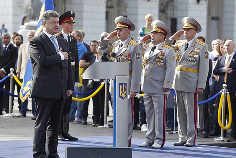 Ảnh: Ukraine diễu binh lấy khí thế trong Ngày Độc lập - ảnh 14