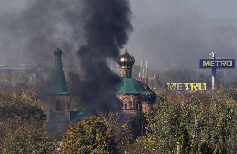 Những hình ảnh rợn người về cuộc chiến ở Donetsk - ảnh 1