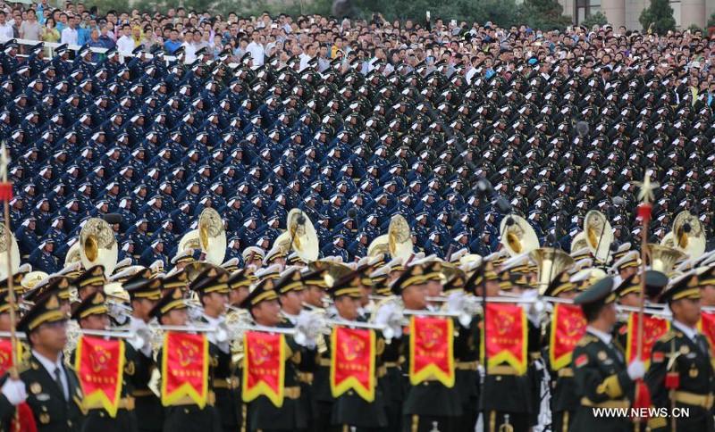 Hình ảnh luyện tập diễu binh lớn chưa từng có của Trung Quốc - ảnh 1