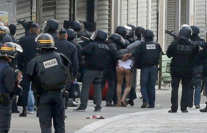 Cận cảnh vụ đột kích “nghẹt thở” của đặc nhiệm Pháp - ảnh 5