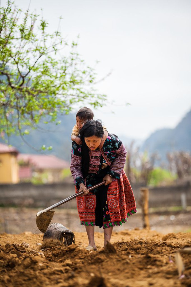 Kỳ công bộ ảnh các dân tộc Việt Nam của nhiếp ảnh gia Pháp - ảnh 8