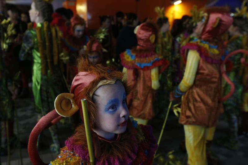 Người dân châu Á làm gì trong dịp Tết Bính Thân 2016? - ảnh 9