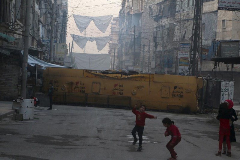 Người dân Syria sống như thế nào dưới làn đạn ở Aleppo? - ảnh 2