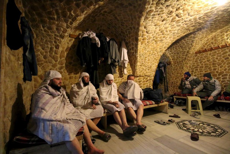 Người dân Syria sống như thế nào dưới làn đạn ở Aleppo? - ảnh 9