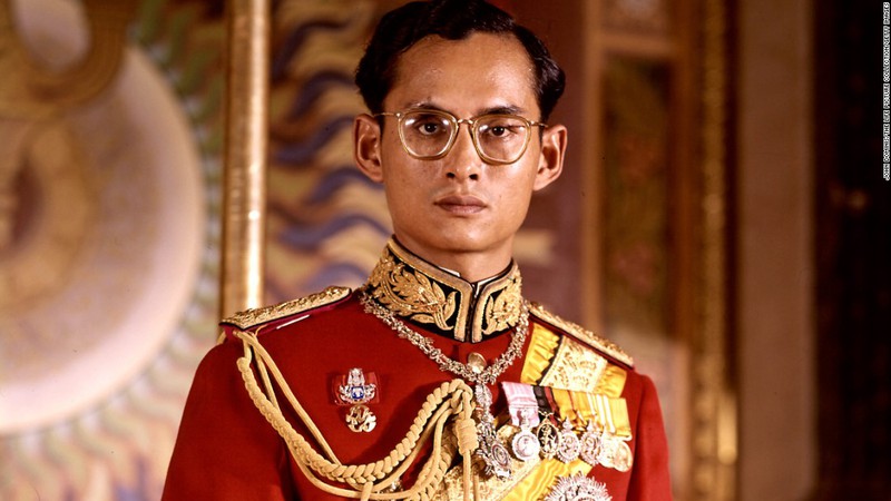 Cuộc đời nhà vua Thái Lan Bhumibol Adulyadej qua ảnh - ảnh 1