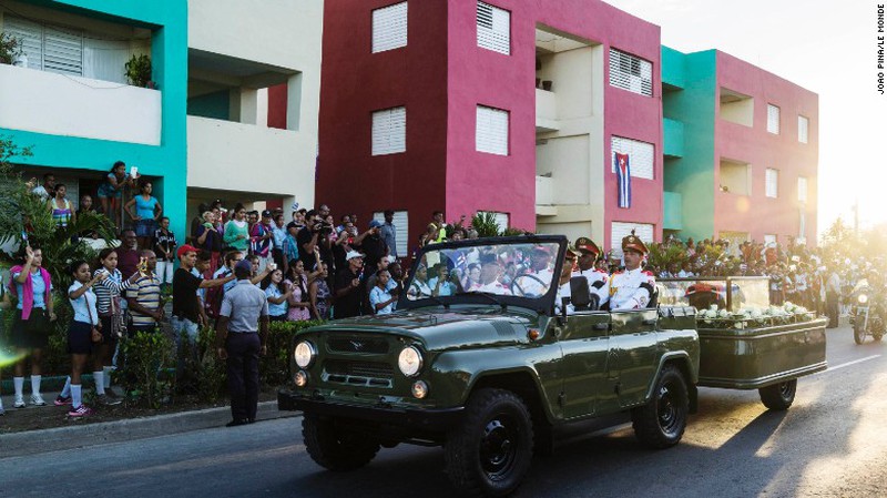 Lễ an táng của cố chủ tịch Cuba: Chỉ 3 phút và tấm bia một chữ 