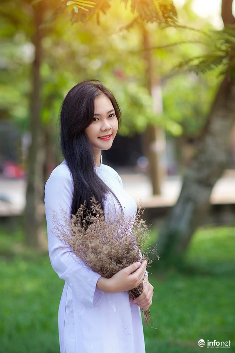Vẻ đẹp của nữ sinh THPT Huỳnh Thúc Kháng trong cuộc thi Miss VOS 2016 - ảnh 1