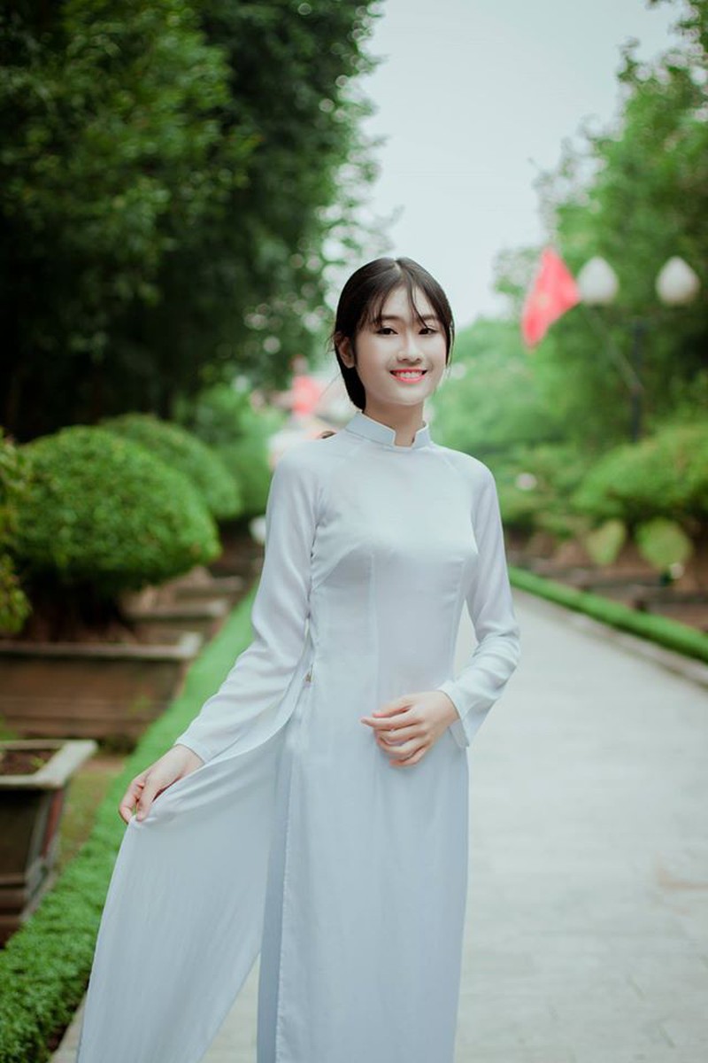 Vẻ đẹp của nữ sinh THPT Huỳnh Thúc Kháng trong cuộc thi Miss VOS 2016 - ảnh 16