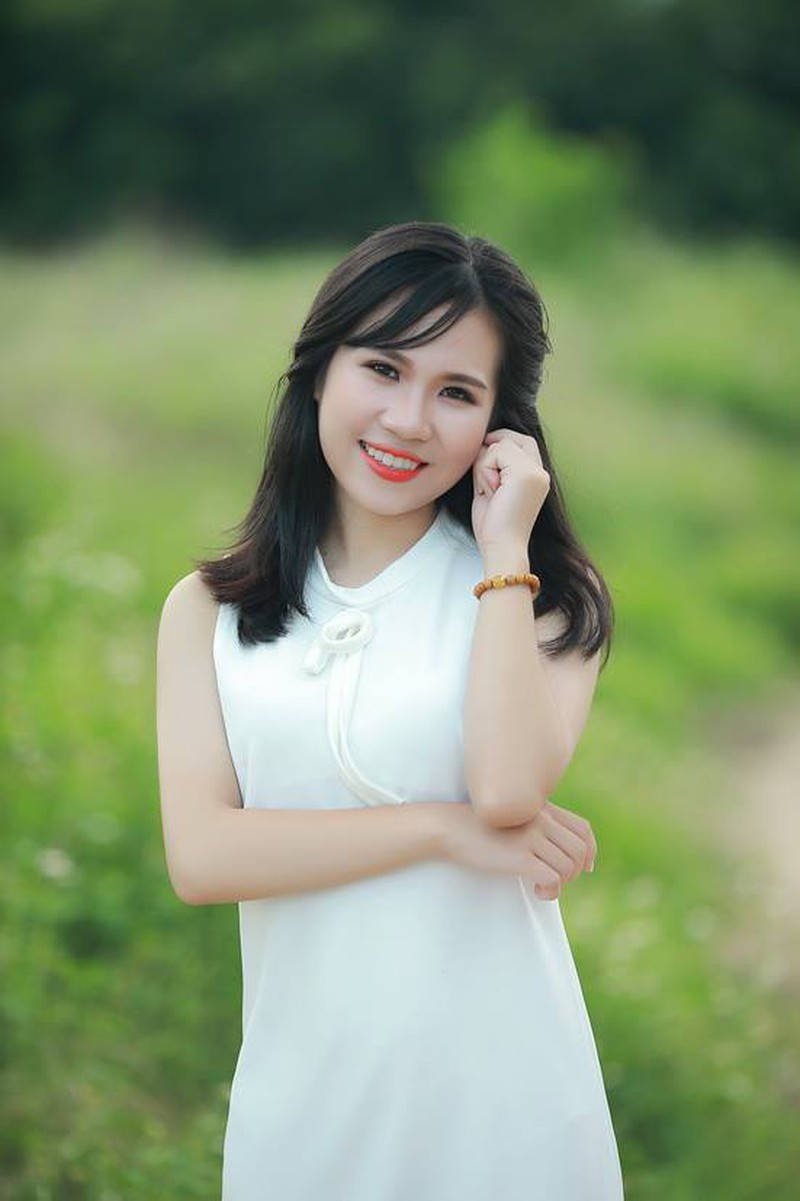 Vẻ đẹp của nữ sinh THPT Huỳnh Thúc Kháng trong cuộc thi Miss VOS 2016 - ảnh 8