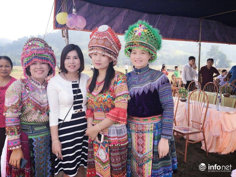 Những bông hoa của núi rừng trong ngày 20/11 - ảnh 8