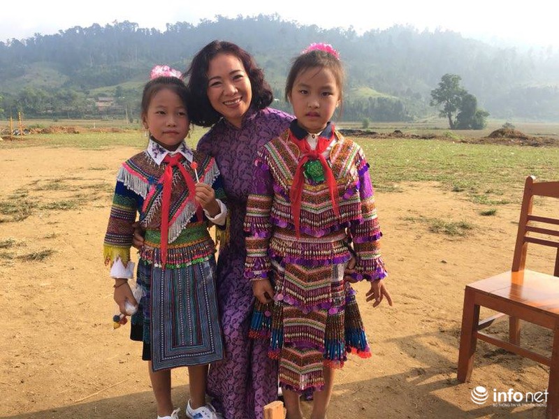 Những bông hoa của núi rừng trong ngày 20/11 - ảnh 6