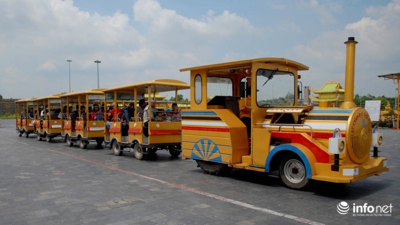 Trước ngày ông Huỳnh Uy Dũng đóng cửa Đại Nam: Khách đổ về gấp gáp - ảnh 9