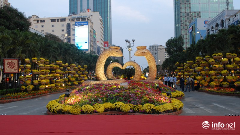 TP.HCM: Công nghệ lần đầu được sử dụng trong tạo hình đường hoa Tết Ất Mùi - ảnh 12