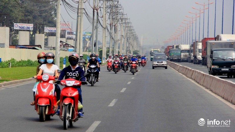 Nhìn người Sài Gòn đi xe trên xa lộ Hà Nội - ảnh 4