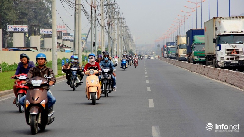 Nhìn người Sài Gòn đi xe trên xa lộ Hà Nội - ảnh 5