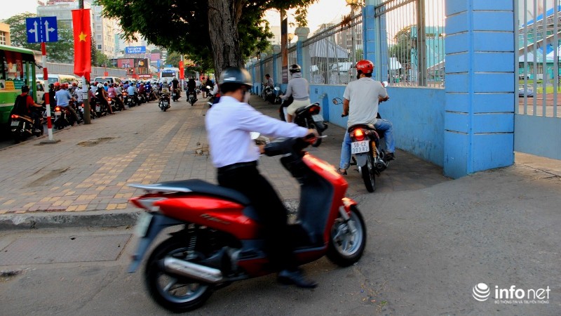 Người Sài Gòn có vượt đèn đỏ, lấn làn, băng ngang đường sai chỗ? - ảnh 3