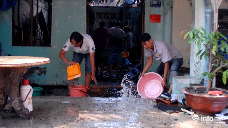 Nước mắt chảy dài sau vụ cháy 8 căn nhà tại quận 4 - ảnh 11