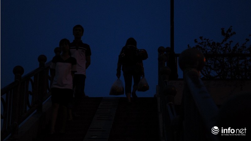 “Rồng rắn” trở lại Sài Gòn sau kỳ nghỉ dài - ảnh 20