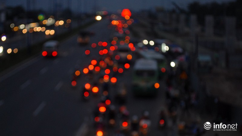 “Rồng rắn” trở lại Sài Gòn sau kỳ nghỉ dài - ảnh 16