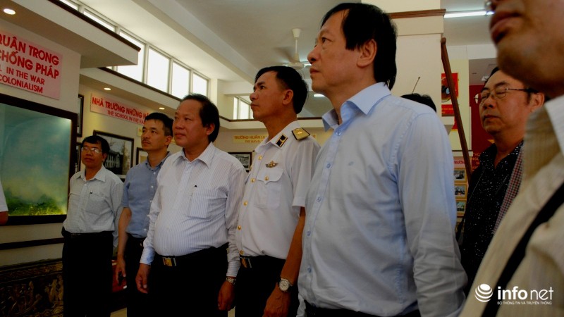 Trao tặng hơn 100 tài liệu khẳng định chủ quyền tại Hoàng Sa–Trường Sa - ảnh 8