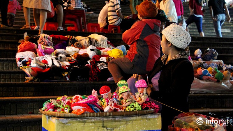 Chợ đêm đầy màu sắc ở