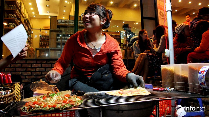 Chợ đêm đầy màu sắc ở