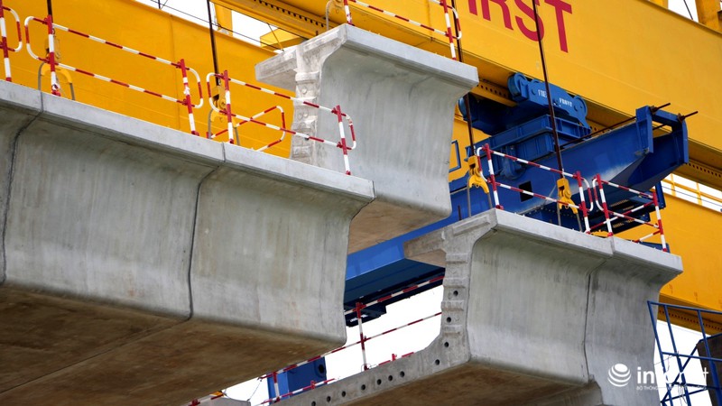 Cận cảnh lắp các đốt dầm 500 tấn cho tuyến metro Bến Thành - Suối Tiên - ảnh 4