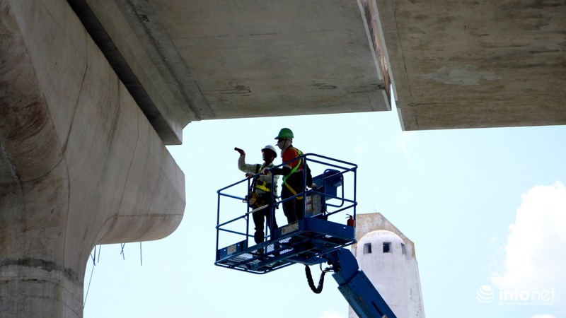 Cận cảnh lắp các đốt dầm 500 tấn cho tuyến metro Bến Thành - Suối Tiên - ảnh 9
