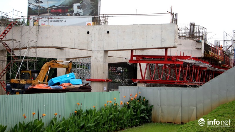 Cận cảnh lắp các đốt dầm 500 tấn cho tuyến metro Bến Thành - Suối Tiên - ảnh 17