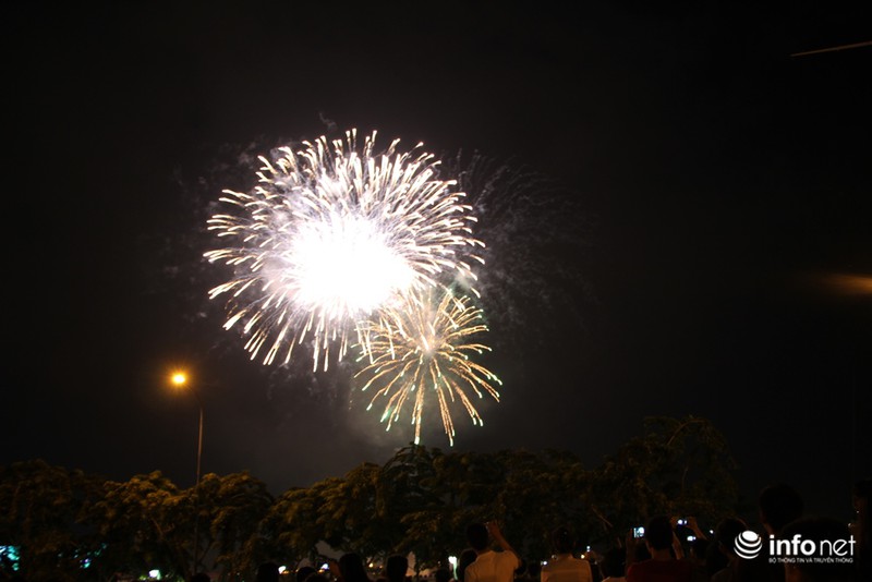 Pháo hoa mừng Quốc khánh sáng rực TP.HCM - ảnh 11