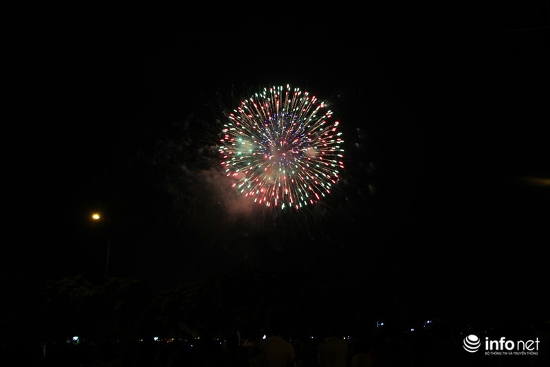 Pháo hoa mừng Quốc khánh sáng rực TP.HCM - ảnh 5
