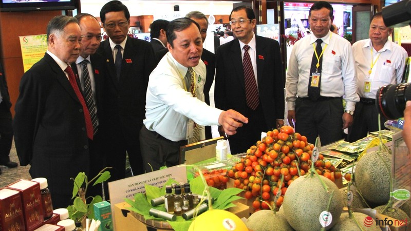 Tổng Bí thư tham quan triển lãm công nghệ cao tại TP.HCM - ảnh 8