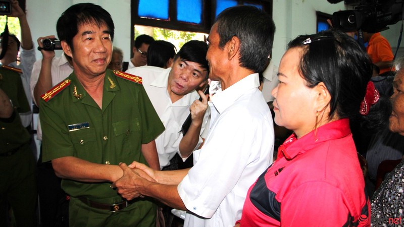 Những hình ảnh xúc động buổi xin lỗi công khai ông Huỳnh Văn Nén - ảnh 20