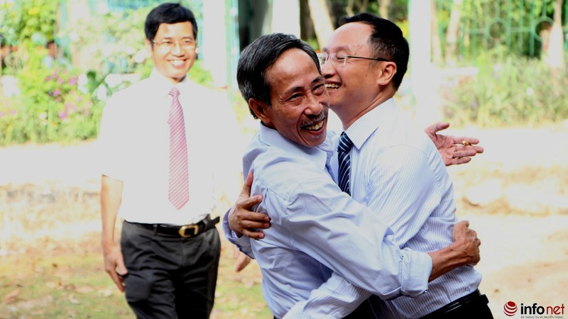 Những hình ảnh xúc động buổi xin lỗi công khai ông Huỳnh Văn Nén - ảnh 5