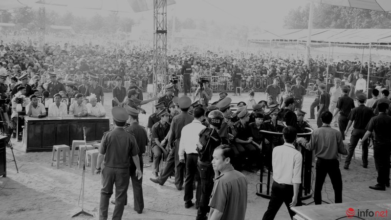 Toàn cảnh phiên xử tại Bình Phước qua bộ ảnh đen trắng - ảnh 17