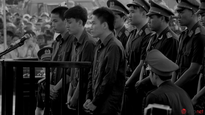 Toàn cảnh phiên xử tại Bình Phước qua bộ ảnh đen trắng - ảnh 18