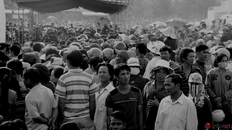 Toàn cảnh phiên xử tại Bình Phước qua bộ ảnh đen trắng - ảnh 22