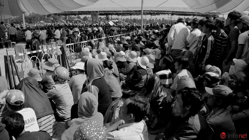 Toàn cảnh phiên xử tại Bình Phước qua bộ ảnh đen trắng - ảnh 27