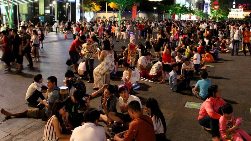 Trung tâm TP.HCM thoáng đãng đêm 30/4 - ảnh 7