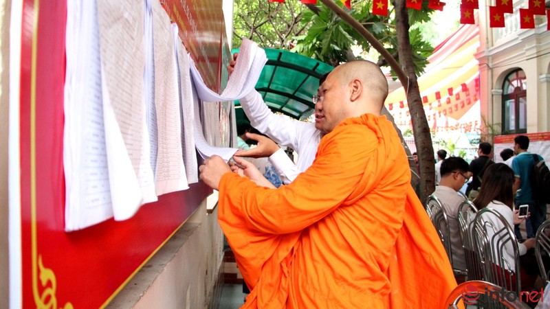 Những
