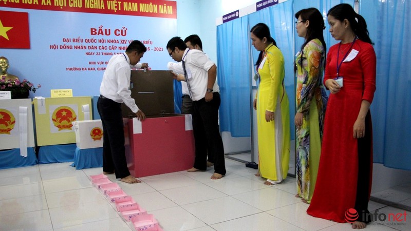 Cận cảnh kiểm phiếu sau bầu cử tại quận 1, TP.HCM - ảnh 12