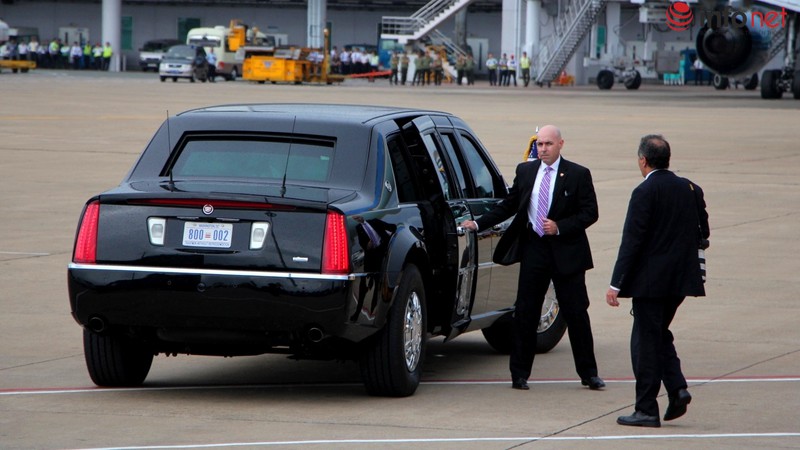 Giây phút Tổng thống Obama rời chuyên cơ để lên