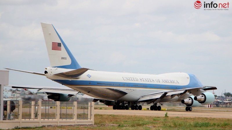 Nhiều tuyến đường kẹt nặng sau khi chuyên cơ Air Force One cất cánh - ảnh 1