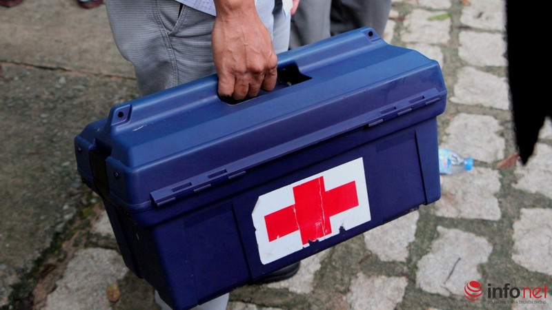 Hình ảnh toàn cảnh buổi tìm kiếm trực thăng EC-130 và đưa các phi công xuống núi - ảnh 3