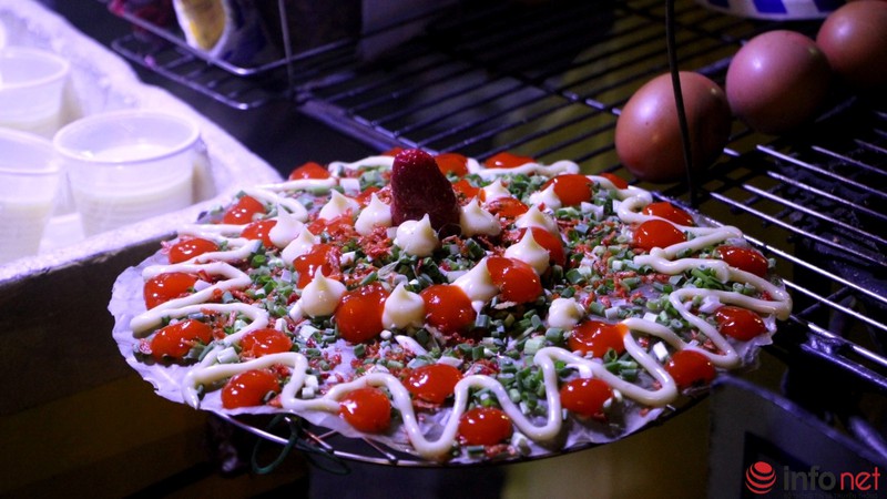 Độc đáo kỹ năng viết chữ lên hạt gạo tại Chợ đêm Đà Lạt - ảnh 11