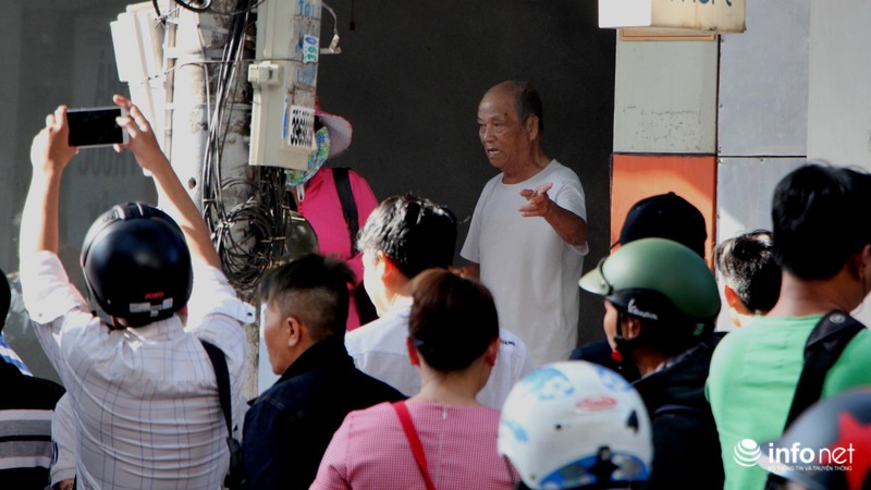 Quận 1 phá sạch bậc lên xuống, bồn cây, chướng ngại vật lấn chiếm vỉa hè - ảnh 18