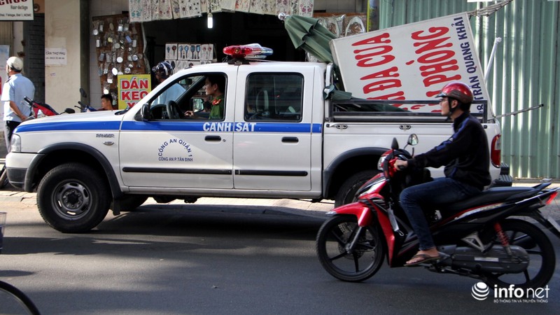 Quận 1 phá sạch bậc lên xuống, bồn cây, chướng ngại vật lấn chiếm vỉa hè - ảnh 21